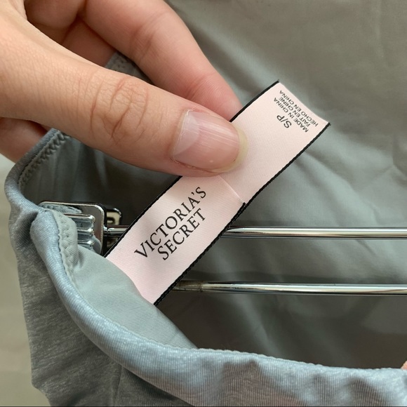 Victoria’s Secret High Neck Sports Bra Top - Picture 7 of 7